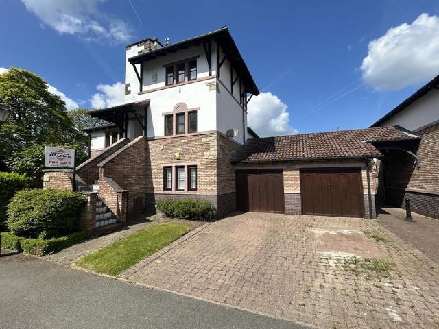 Flat for sale in Knutsford