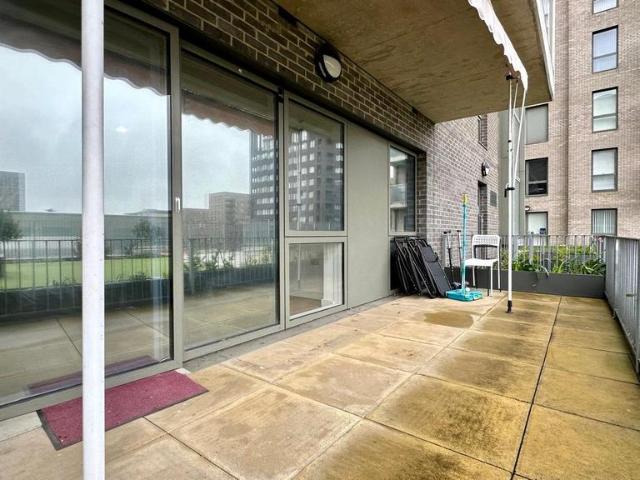 Flat for sale in Reach, Greater London