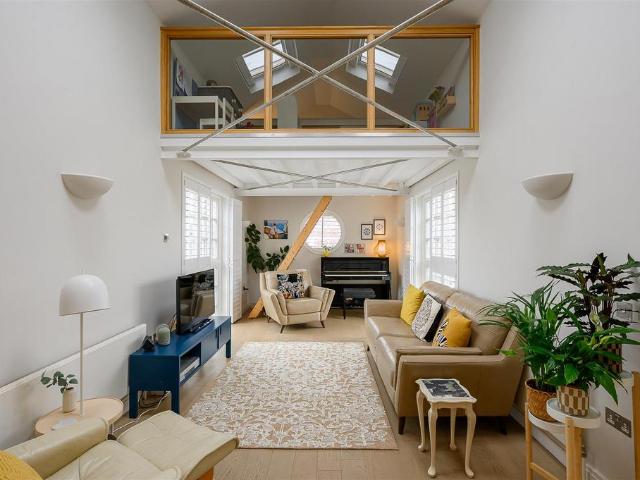 Flat for sale in High Field, York