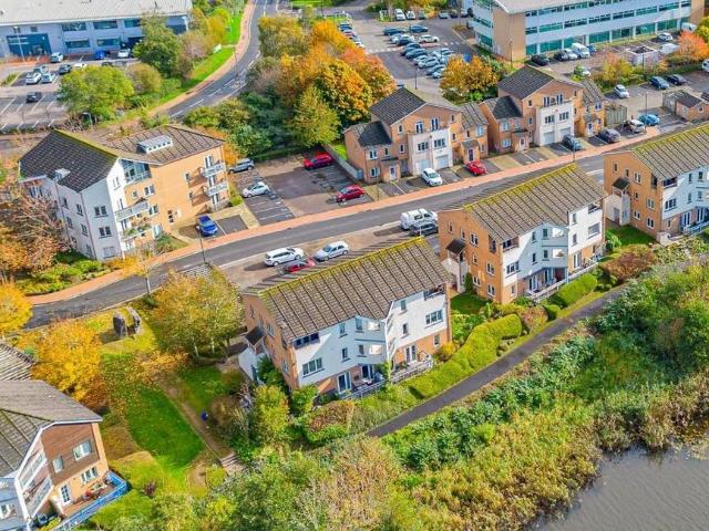 Flat for sale in Cardiff International Sports Village, Falcon Lodge