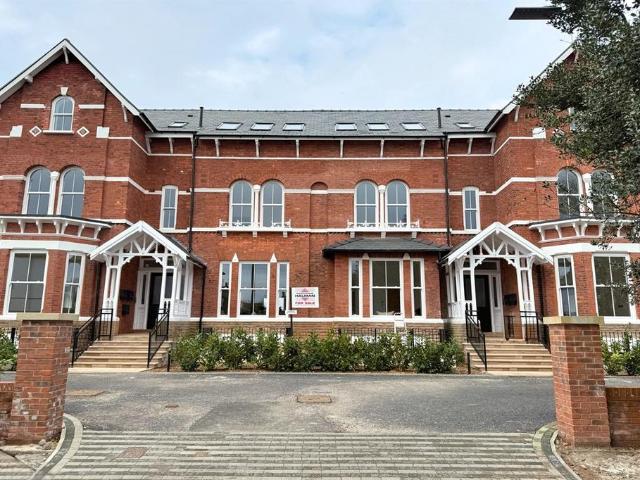 Flat for sale in Trafford Park, Greater Manchester