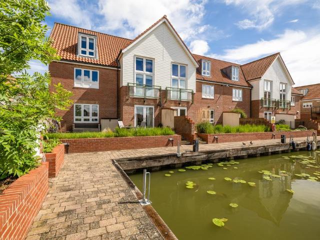 Flat for sale in Burton Waters, Ingleby