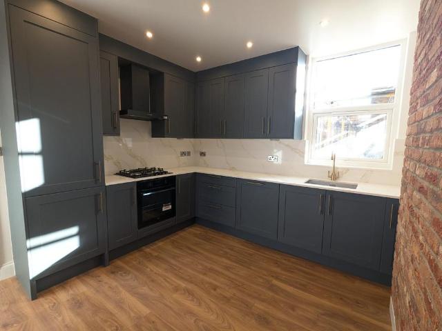 Flat for sale in Harlesden, Greater London