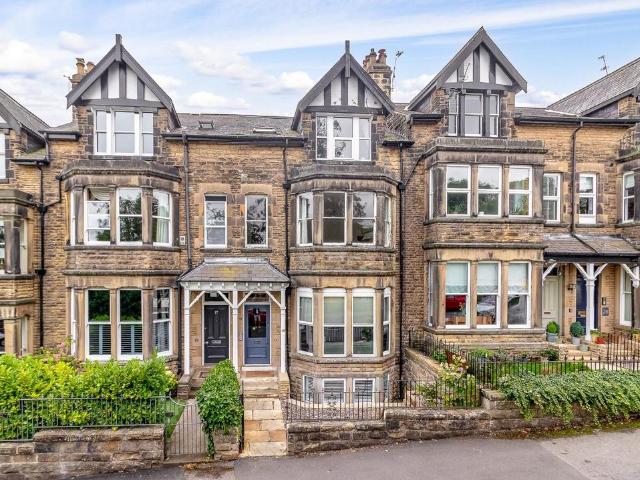 Flat for sale in Harlow, Harrogate