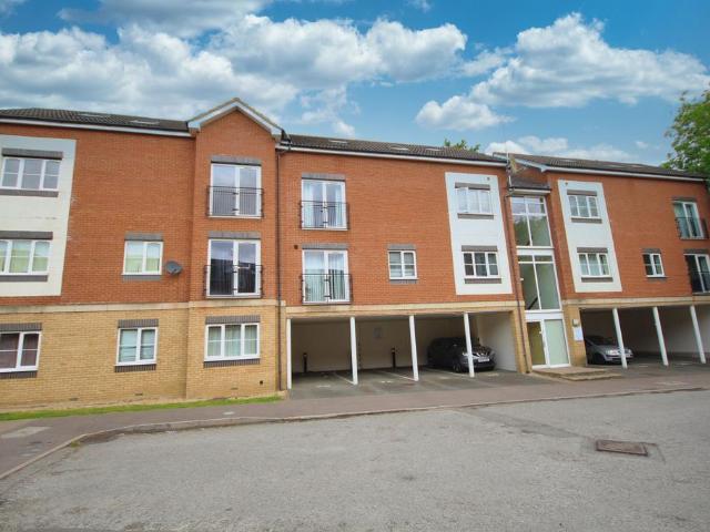 Flat for sale in Leisure Village, Kettering