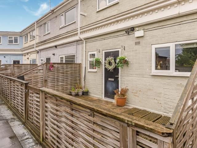 Flat for sale in Shirley, West Midlands