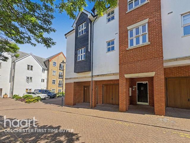 Flat for sale in Fordham Heath, Essex