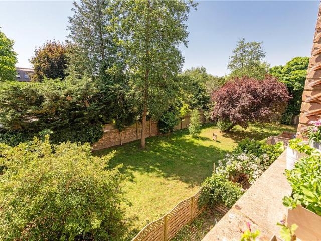 Flat for sale in Putney, Greater London