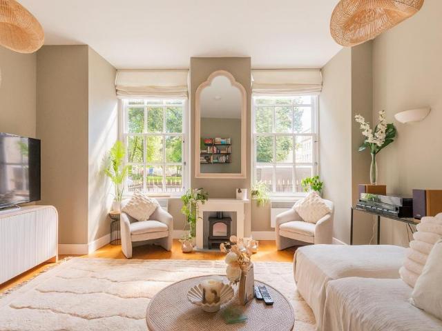 Flat for sale in Stokes Croft, Feckenham