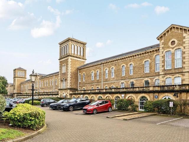 Flat for sale in Friern Barnet, Isle Of Man