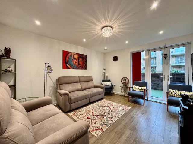 Flat for sale in Colindale, Greater London