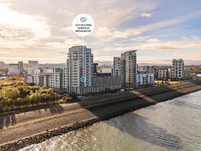 Flat for sale in Newhaven, Leith