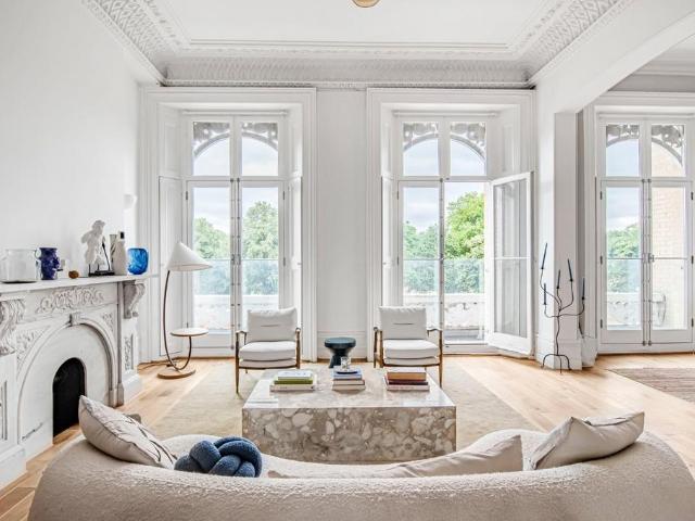 Flat for sale in Clapham Junction, Greater London