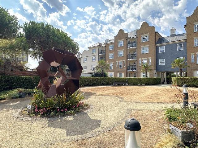 Flat for sale in Crumbles, Eastbourne