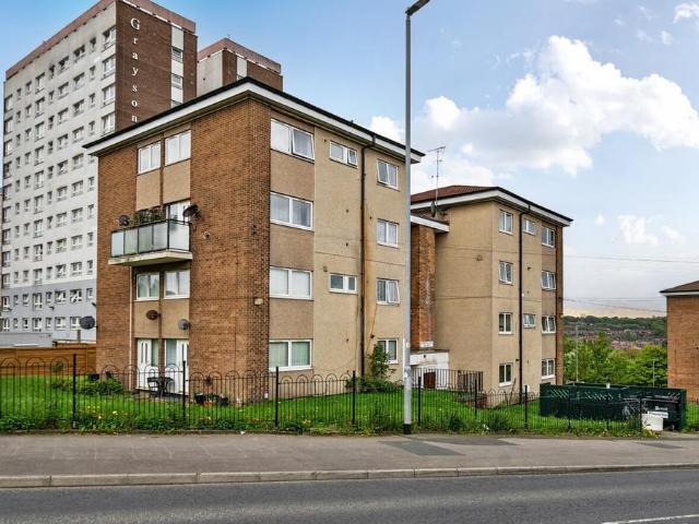 Flat for sale in Kirkstall, West Yorkshire