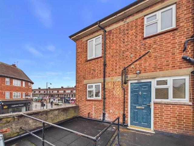 Flat for sale in Eastcote, Greater London