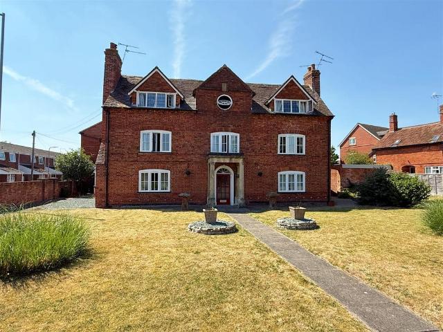 Flat for sale in Hunt End, Redditch