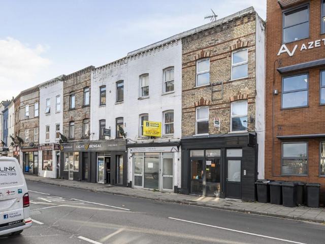 Flat for sale in Hampshire