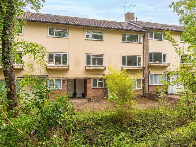 Flat for sale in Pouchen End, Hertfordshire