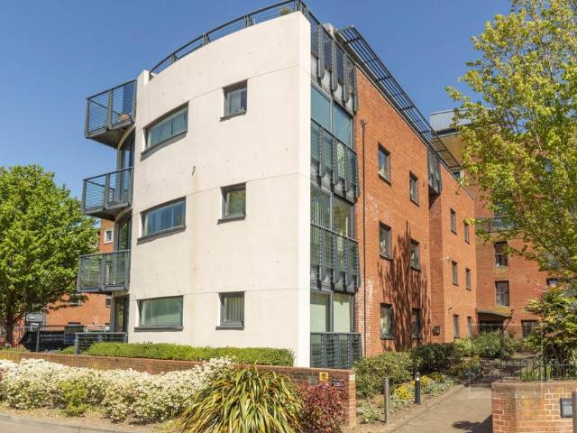 Flat for sale in Heigham Grove, East Bank