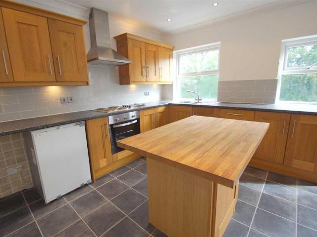 Flat for sale in Chapel Allerton, West Yorkshire