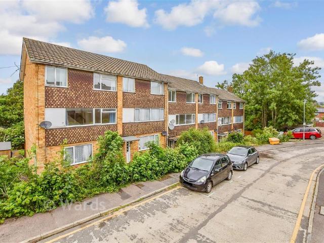 Flat for sale in Midway, Kent