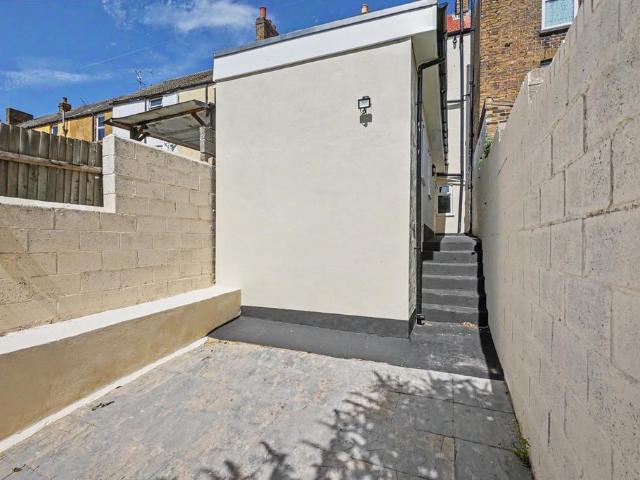 Flat for sale in Luton, Chatham