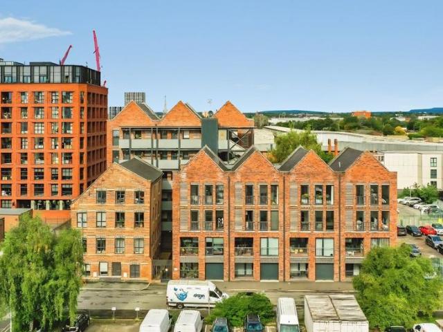 Flat for sale in Georgia, Greater Manchester
