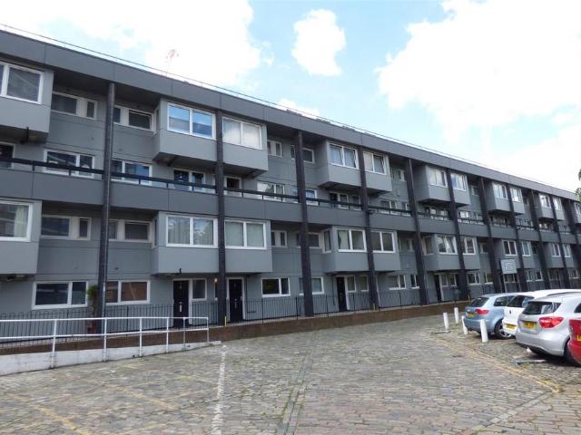 Flat for sale in Rotherhithe, Greater London