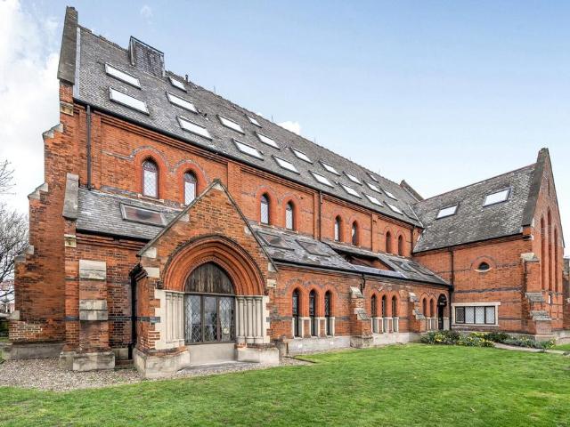 Flat for sale in Hammersmith, Greater London