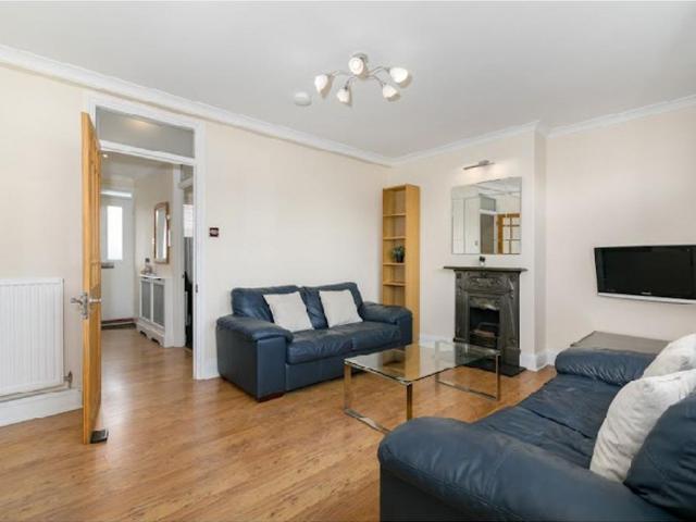 Flat for sale in Barnsbury, Greater London