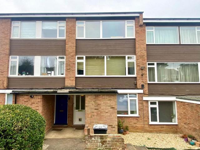 Flat for sale in Elstree and Borehamwood, Borehamwood