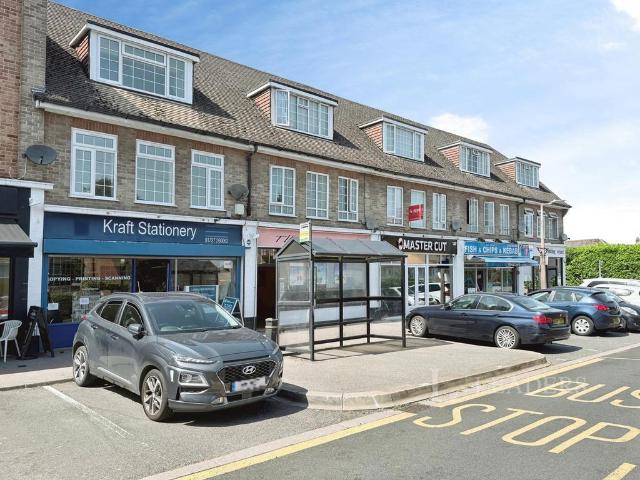 Flat for sale in How Wood, Five Acres