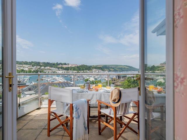 Flat for sale in Strode, Devon
