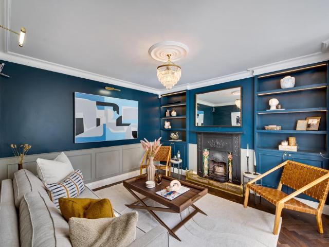Flat for sale in Maida Hill, Greater London