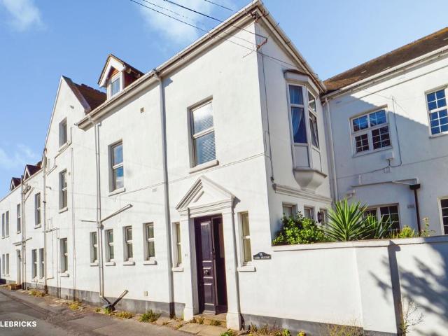 Flat for sale in Upper Walmer, Ash