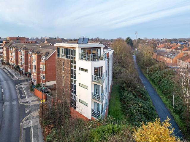 Flat for sale in High Field, York