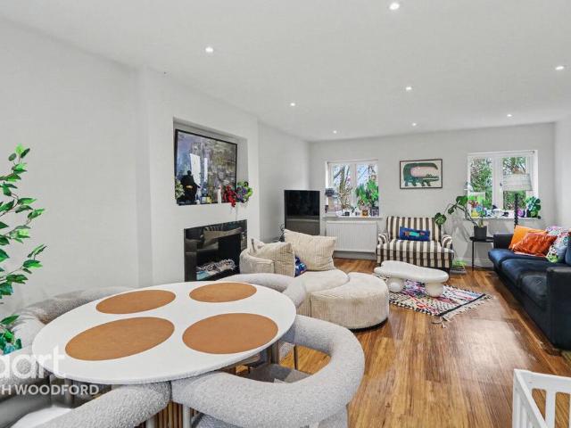 Flat for sale in Epping, Essex