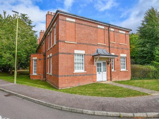 Flat for sale in Frogmore, Five Acres
