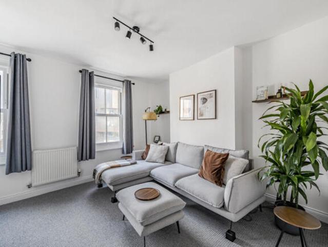 Apartment for sale in Barton Stacey, Hampshire