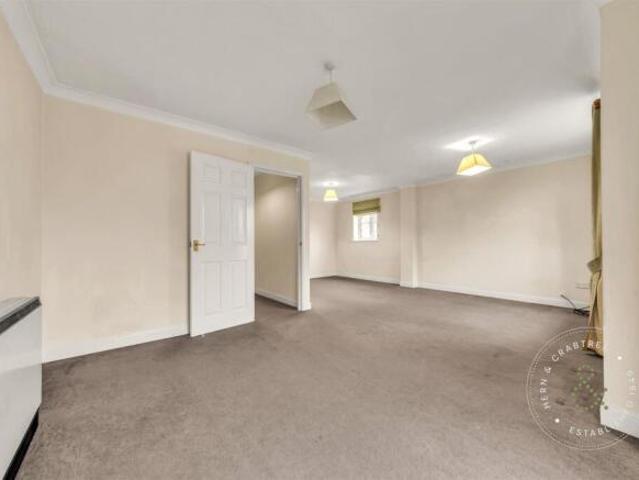 Apartment for sale in Cardiff Bay, Falcon Lodge