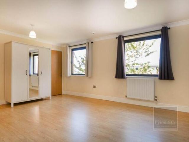 Apartment for sale in East Bank, Norfolk