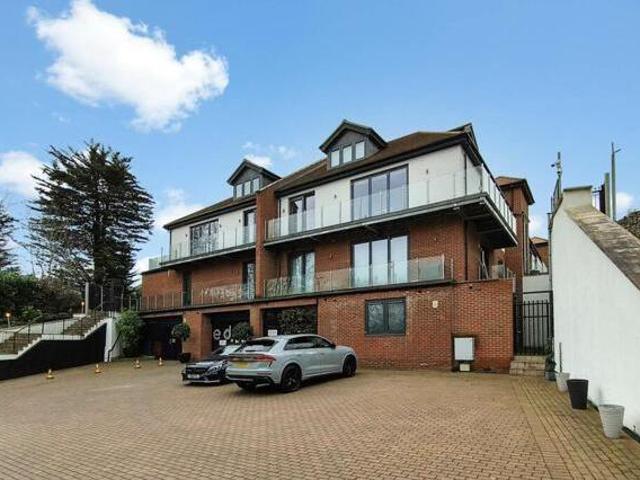 House for sale in Grange Hill, Epping Forest