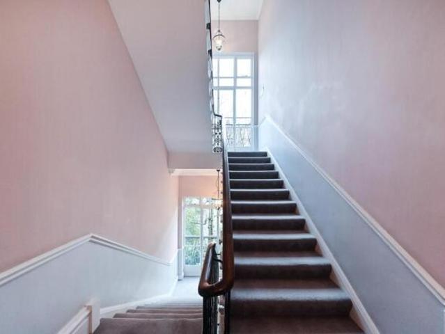 Apartment for sale in Eaton Square, Greater London