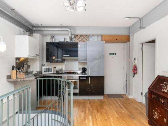 Apartment for sale in Newington, Scotland