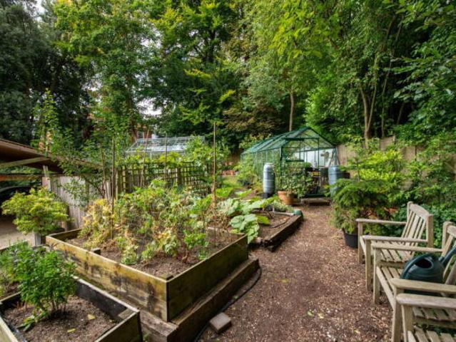 Apartment for sale in Hampshire