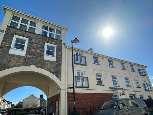 House for sale in Follaton, Strode