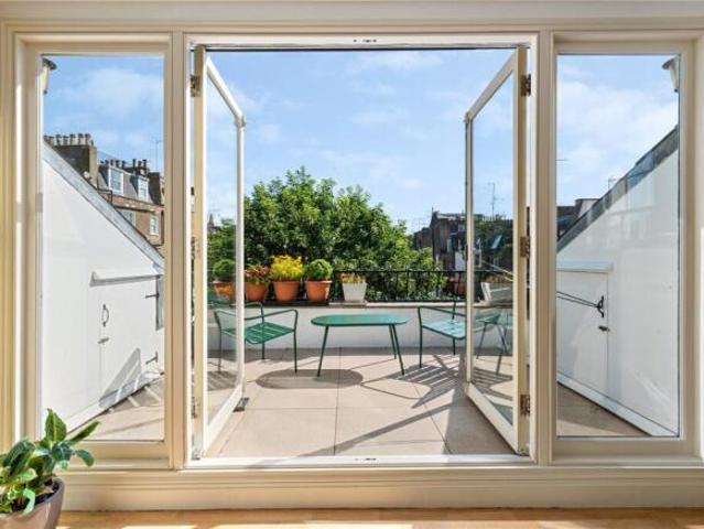 Apartment for sale in Kensal Town, Greater London