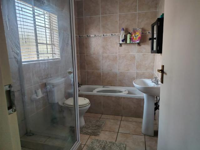House for sale in Safari Gardens, Rustenburg Local Municipality