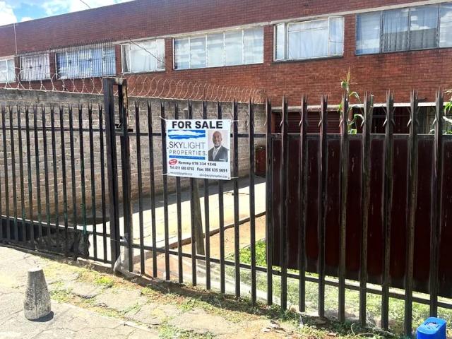 Apartment for sale in Vosloorus, Gauteng